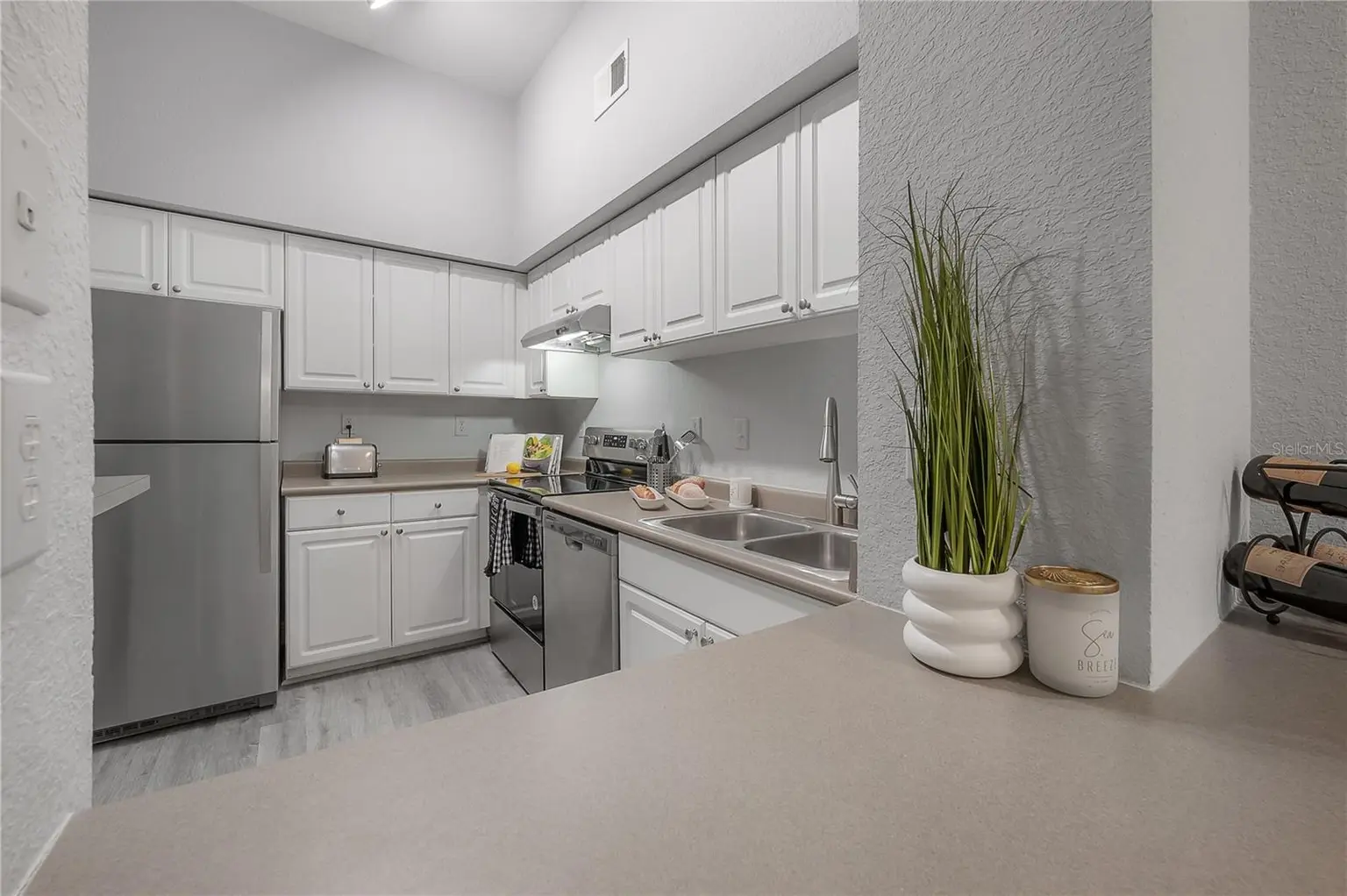 402 S ARMENIA AVENUE #114, TAMPA, FL, photo 10 of 48
