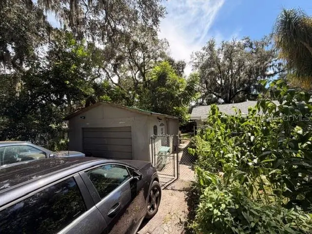 11615 GROVEWOOD AVENUE, THONOTOSASSA, FL, photo 2 of 29