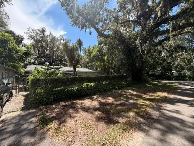 11615 GROVEWOOD AVENUE, THONOTOSASSA, FL, photo 4 of 29