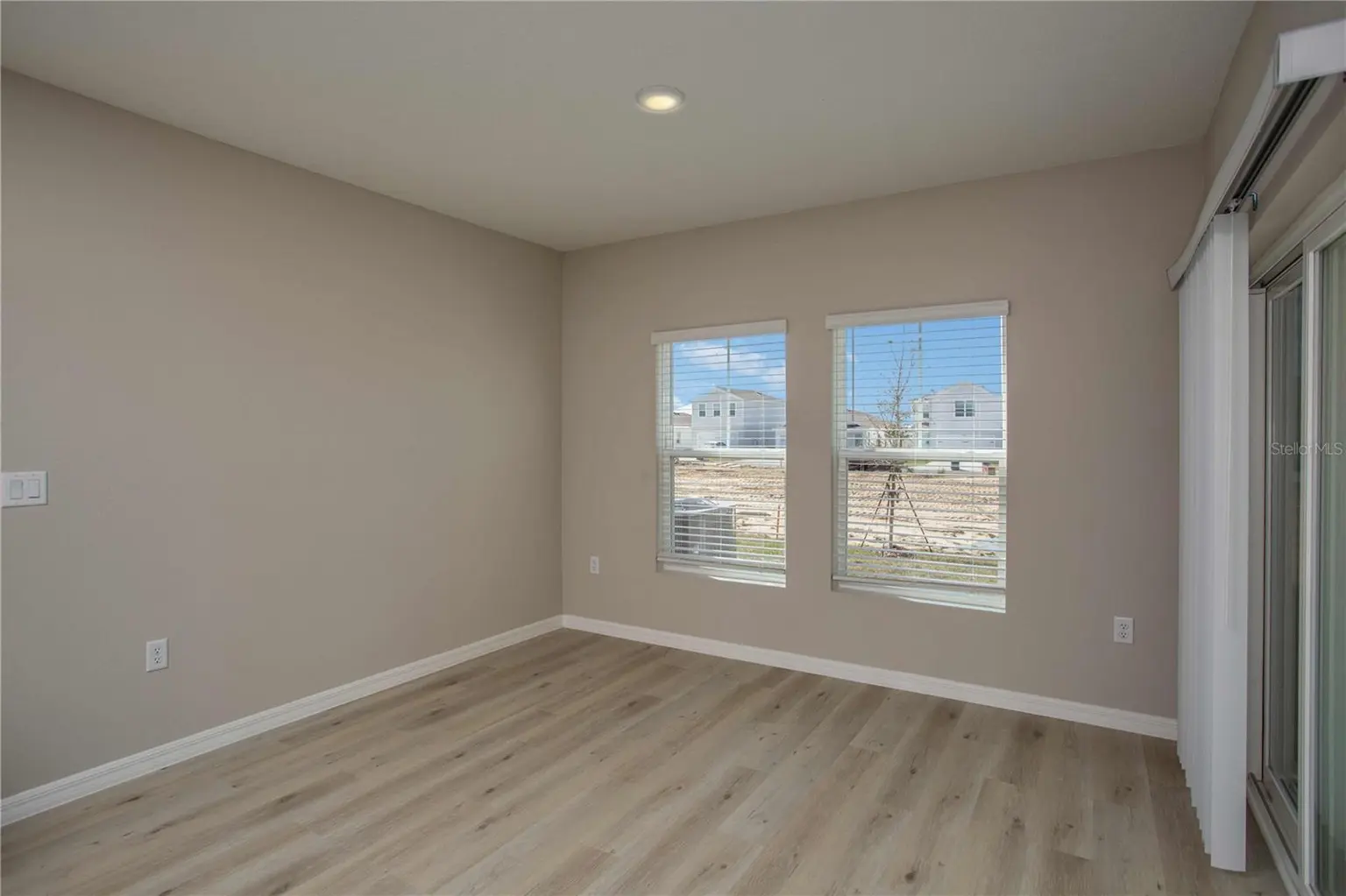 2167 LAWSON WAY, ZEPHYRHILLS, FL, photo 17 of 34