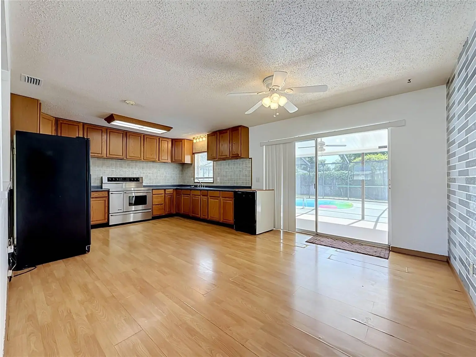 8496 76TH AVENUE, SEMINOLE, FL, photo 6 of 33