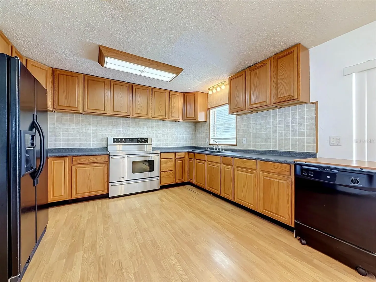 8496 76TH AVENUE, SEMINOLE, FL, photo 9 of 33
