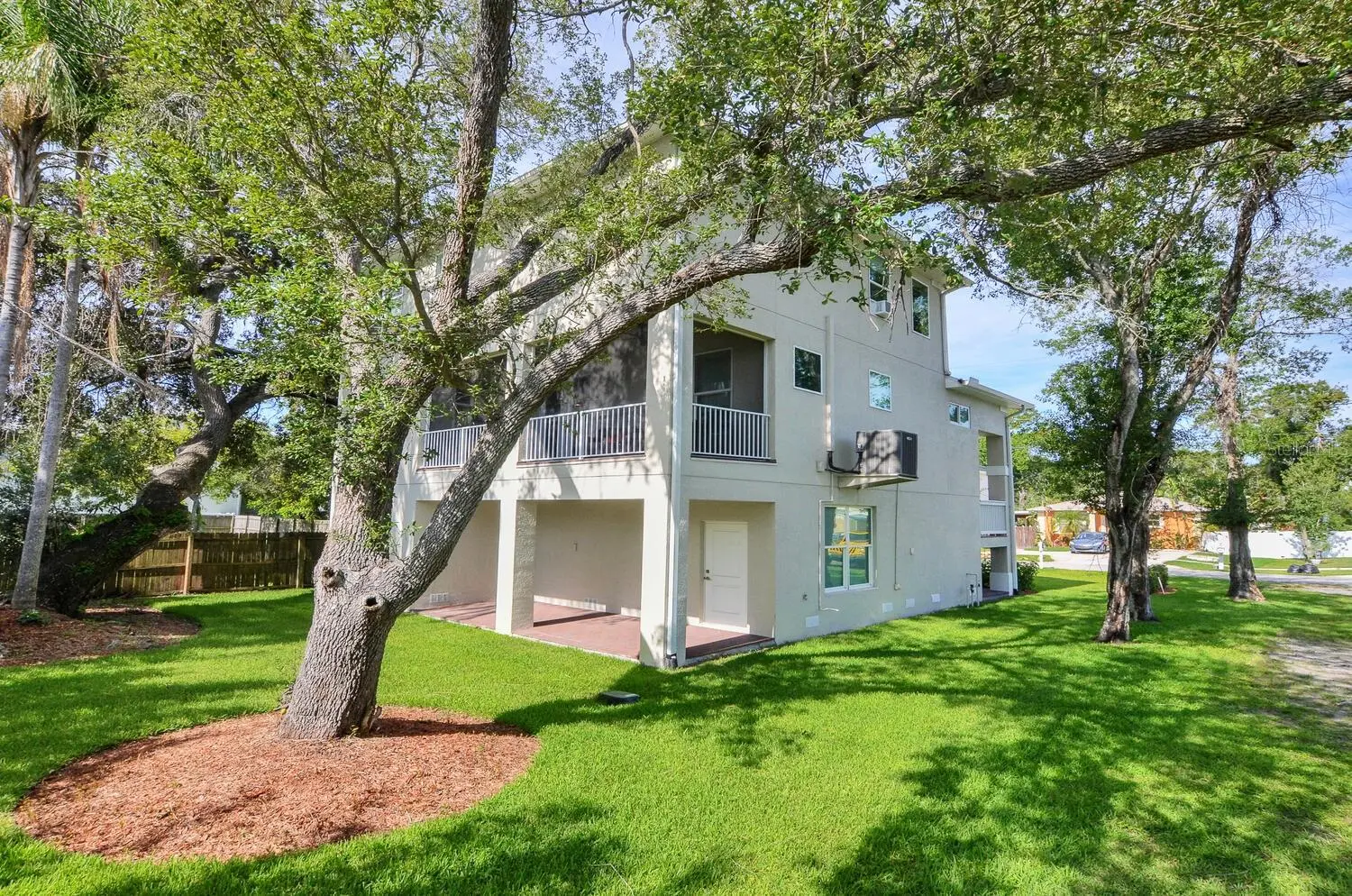 7210 S MASCOTTE STREET, TAMPA, FL, photo 5 of 34