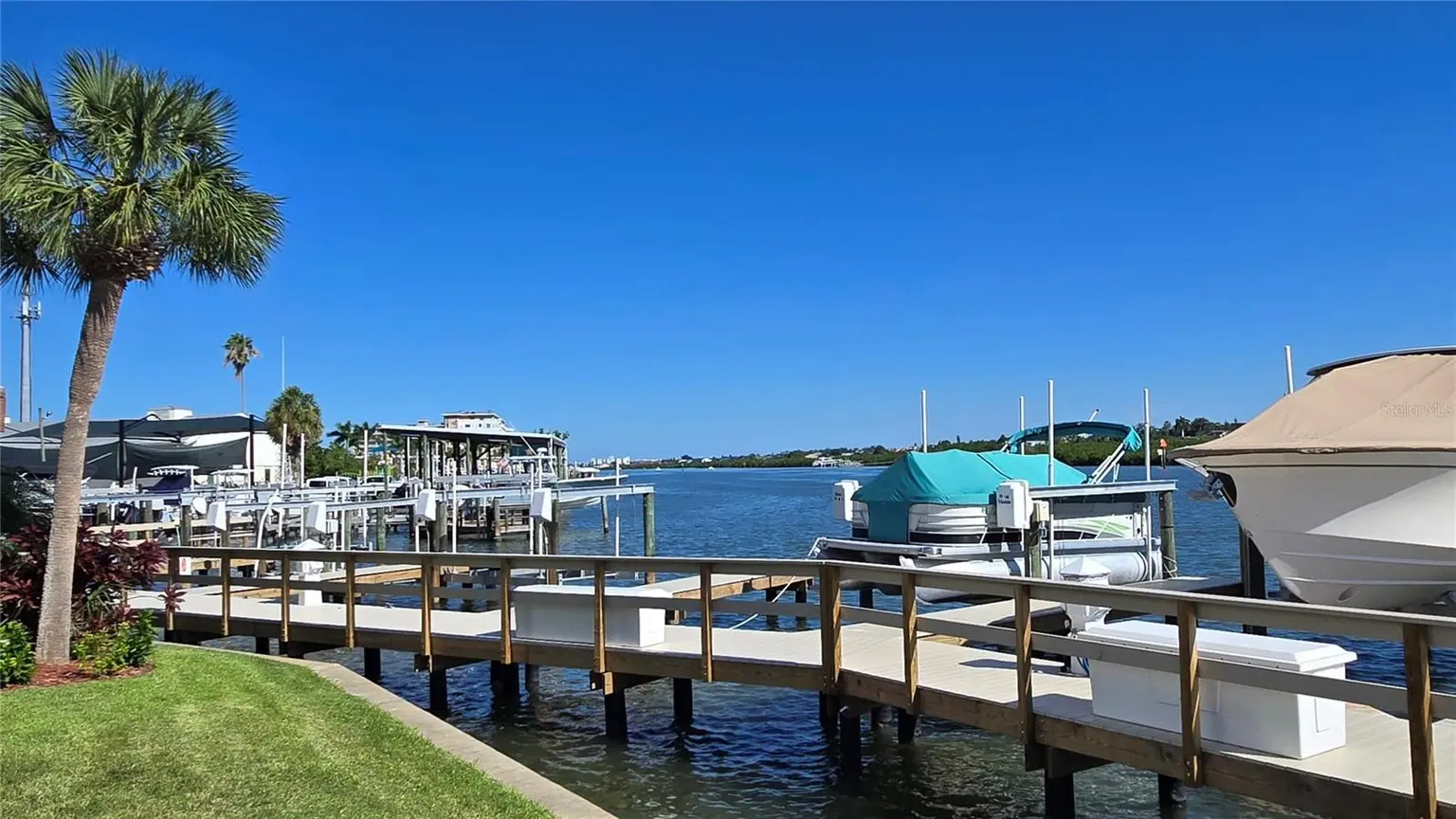 19201 VISTA LANE #D2, INDIAN SHORES, FL, photo 4 of 100