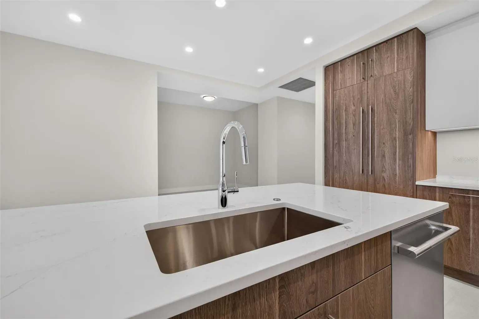 275 1ST AVENUE S #2603, ST PETERSBURG, FL, photo 10 of 93