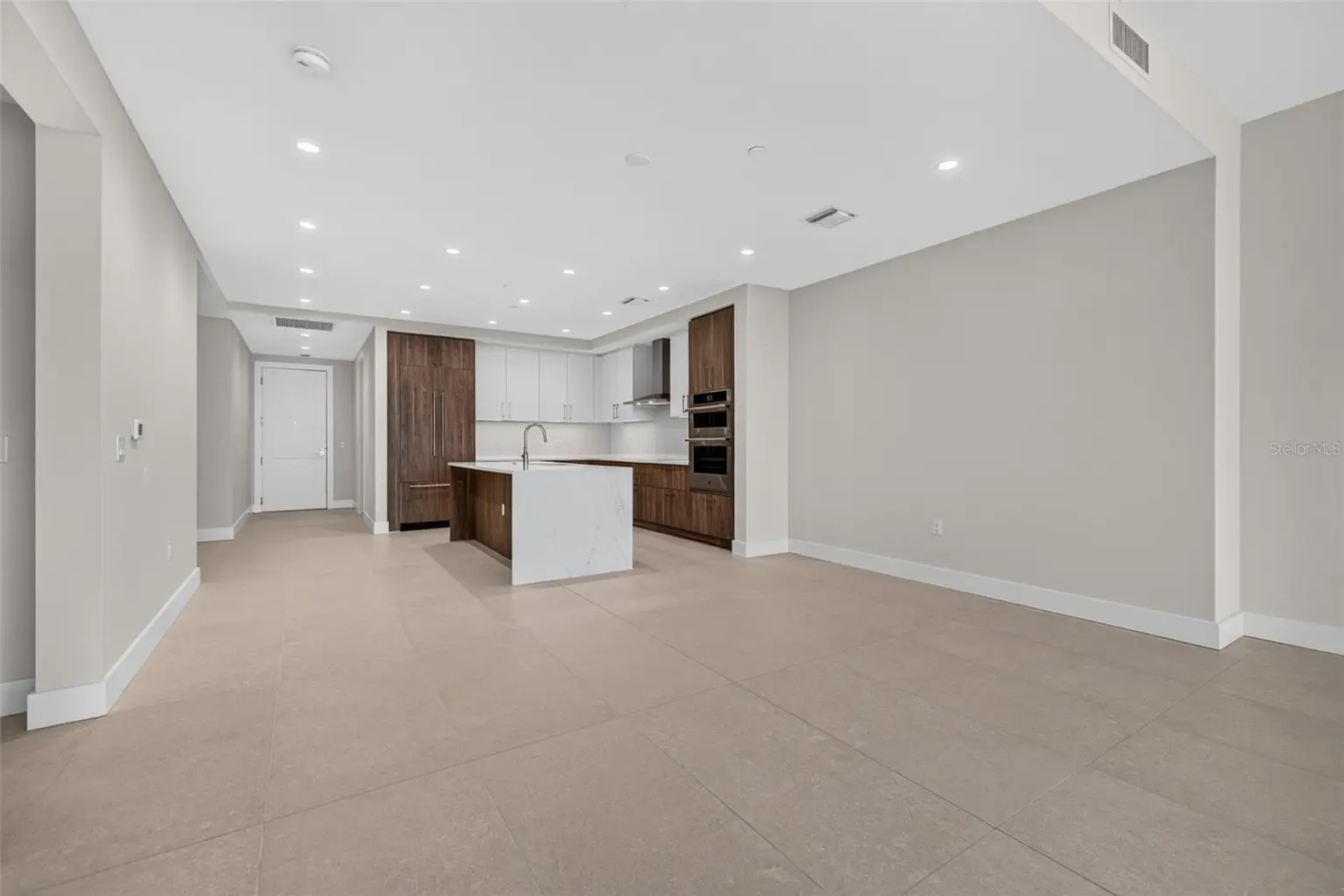 275 1ST AVENUE S #2603, ST PETERSBURG, FL, photo 15 of 93