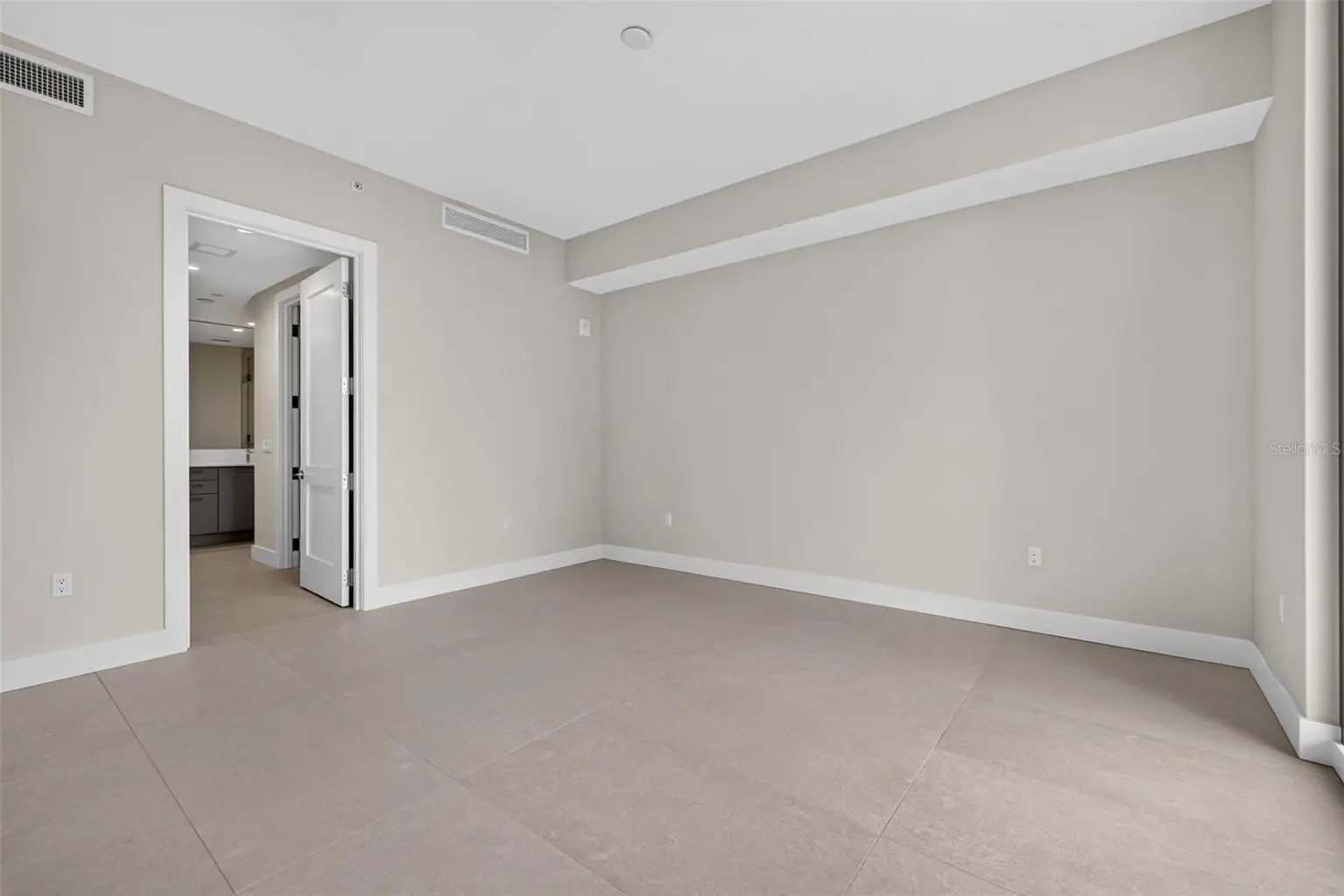 275 1ST AVENUE S #2603, ST PETERSBURG, FL, photo 18 of 93