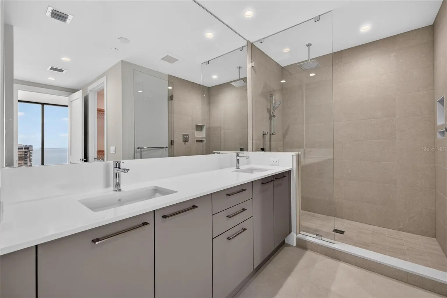 275 1ST AVENUE S #2603, ST PETERSBURG, FL, photo 23 of 93