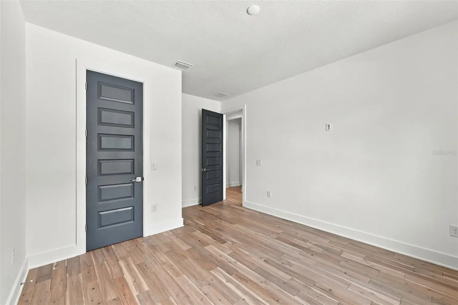 3201 W WYOMING AVENUE, TAMPA, FL, photo 51 of 59