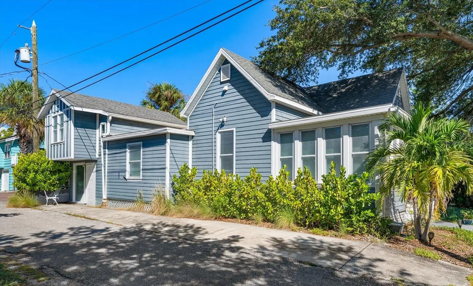 940 LOCUST STREET NE, ST PETERSBURG, FL, photo 2 of 27