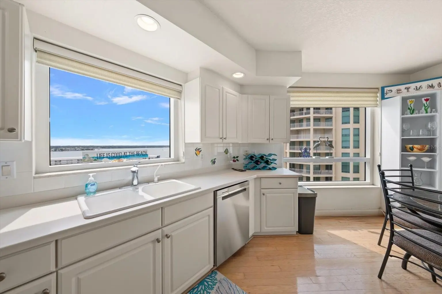 1170 GULF BOULEVARD #1605, CLEARWATER, FL, photo 22 of 65