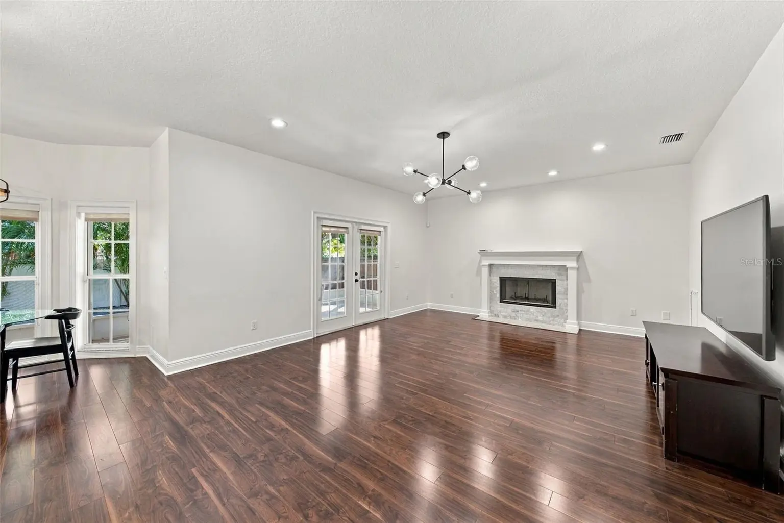 3308 W VILLA ROSA STREET, TAMPA, FL, photo 6 of 43