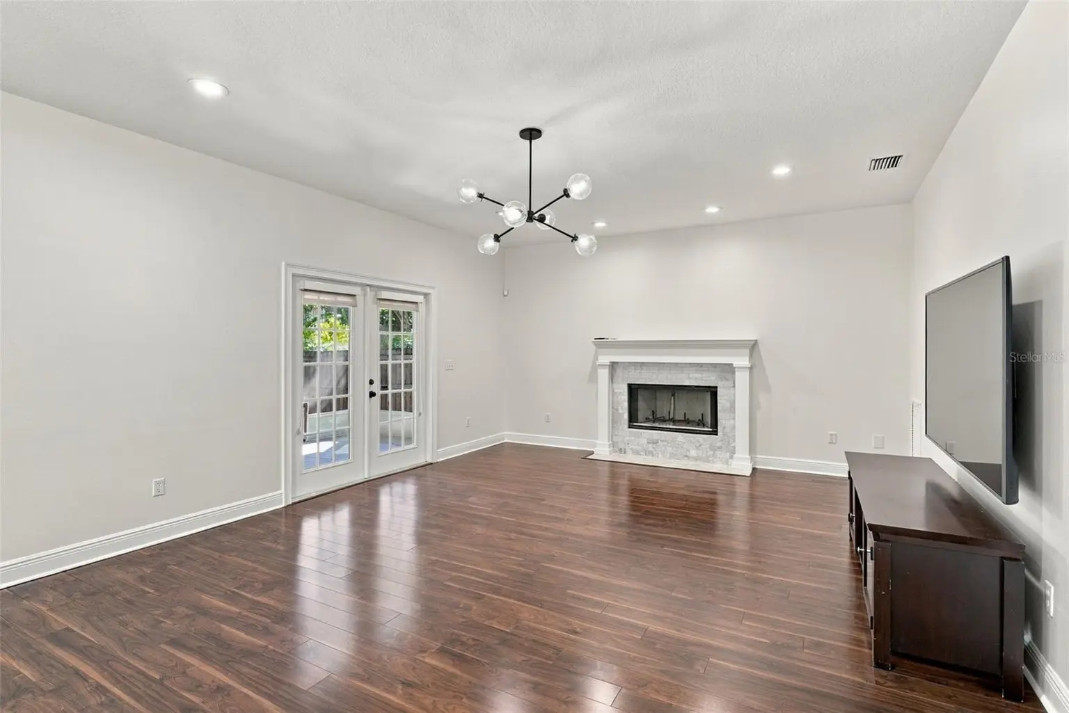 3308 W VILLA ROSA STREET, TAMPA, FL, photo 7 of 43