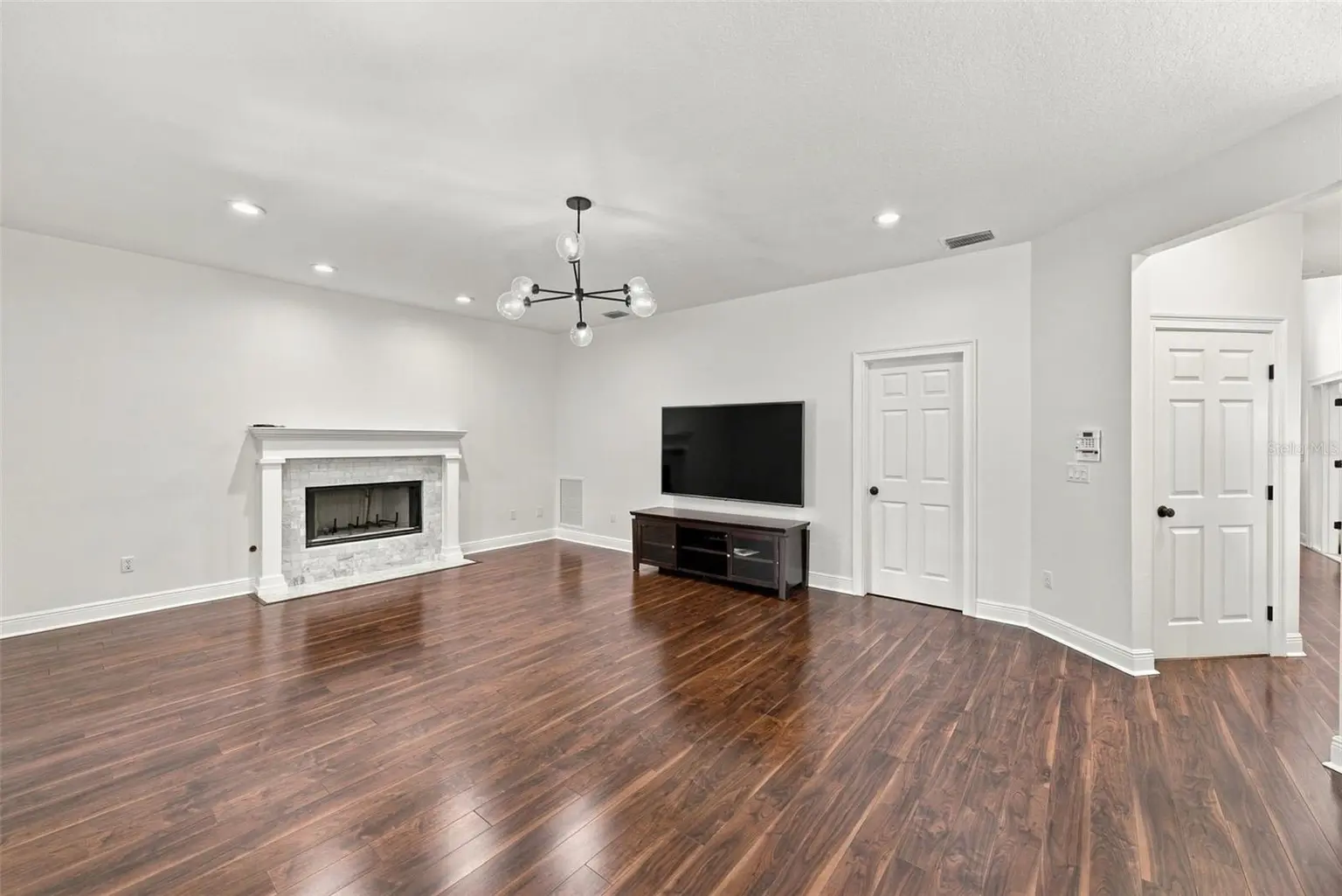 3308 W VILLA ROSA STREET, TAMPA, FL, photo 8 of 43