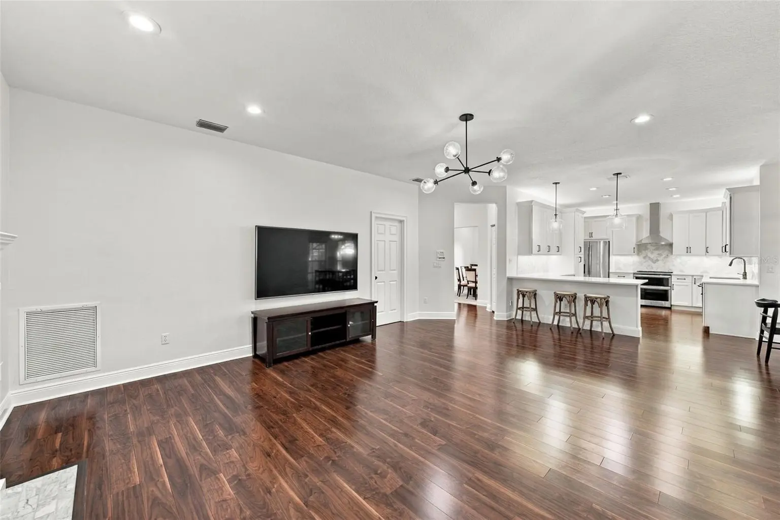 3308 W VILLA ROSA STREET, TAMPA, FL, photo 9 of 43