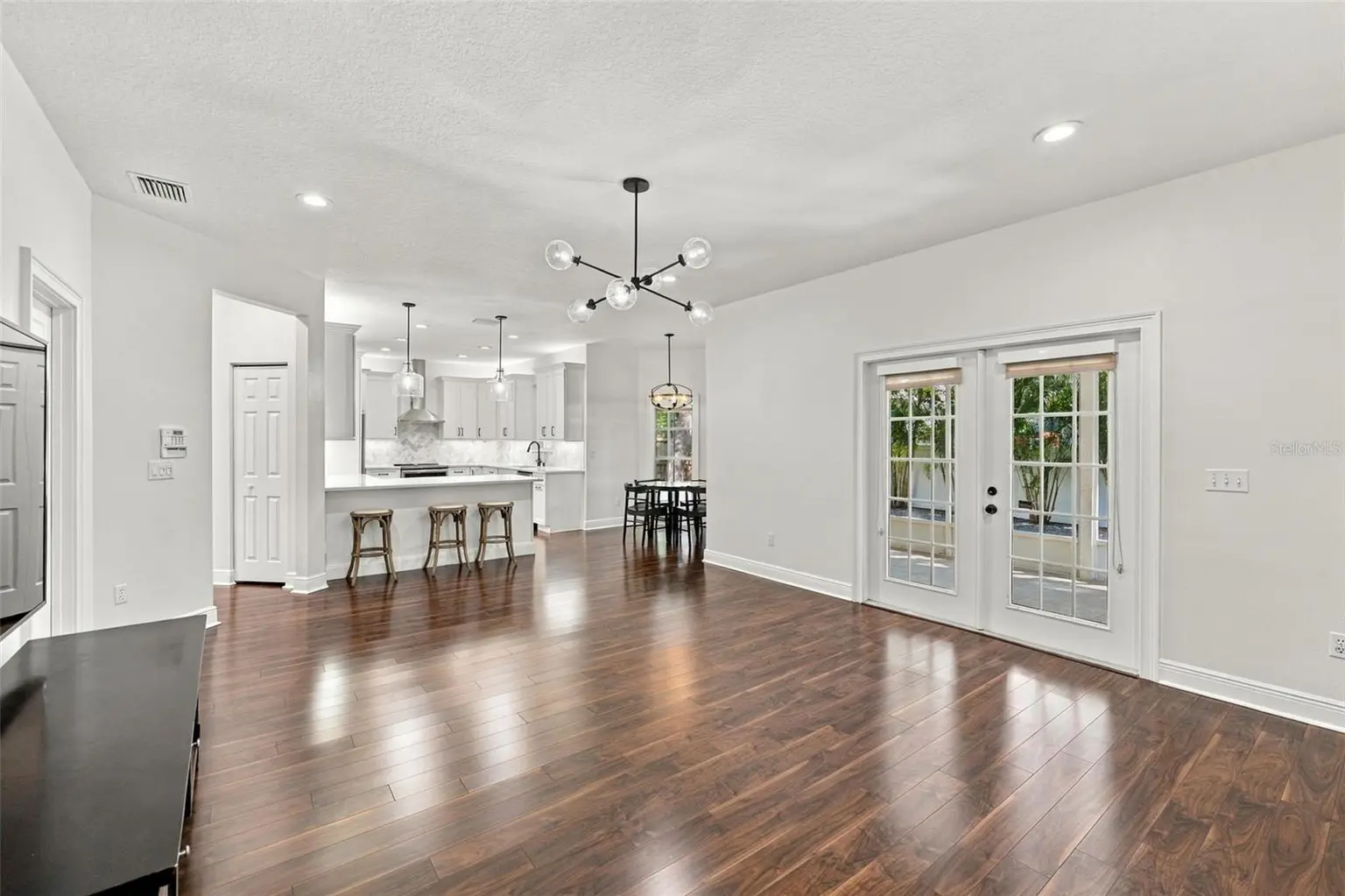 3308 W VILLA ROSA STREET, TAMPA, FL, photo 10 of 43
