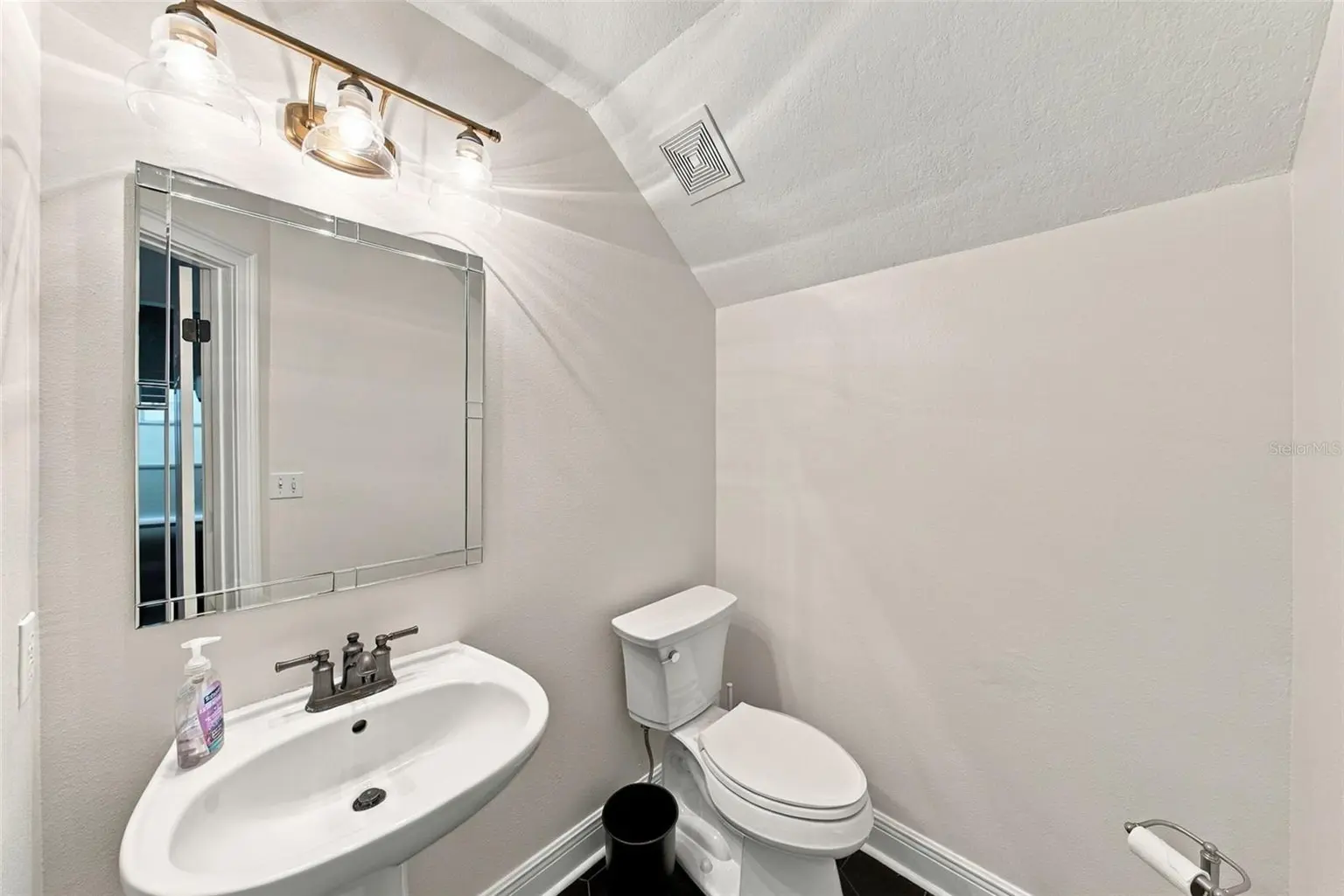 3308 W VILLA ROSA STREET, TAMPA, FL, photo 16 of 43