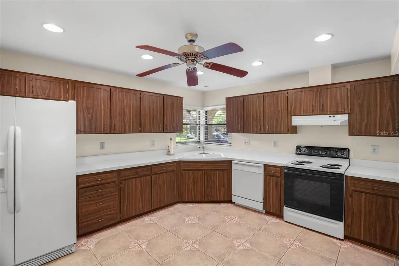 3505 TARPON WOODS BOULEVARD #K406, PALM HARBOR, FL, photo 8 of 34