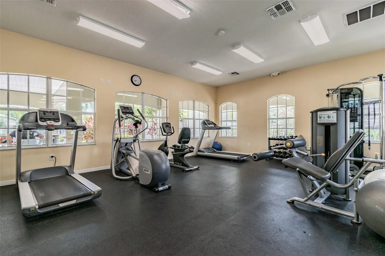 8524 GABLEBEND WAY, TAMPA, FL, photo 10 of 52