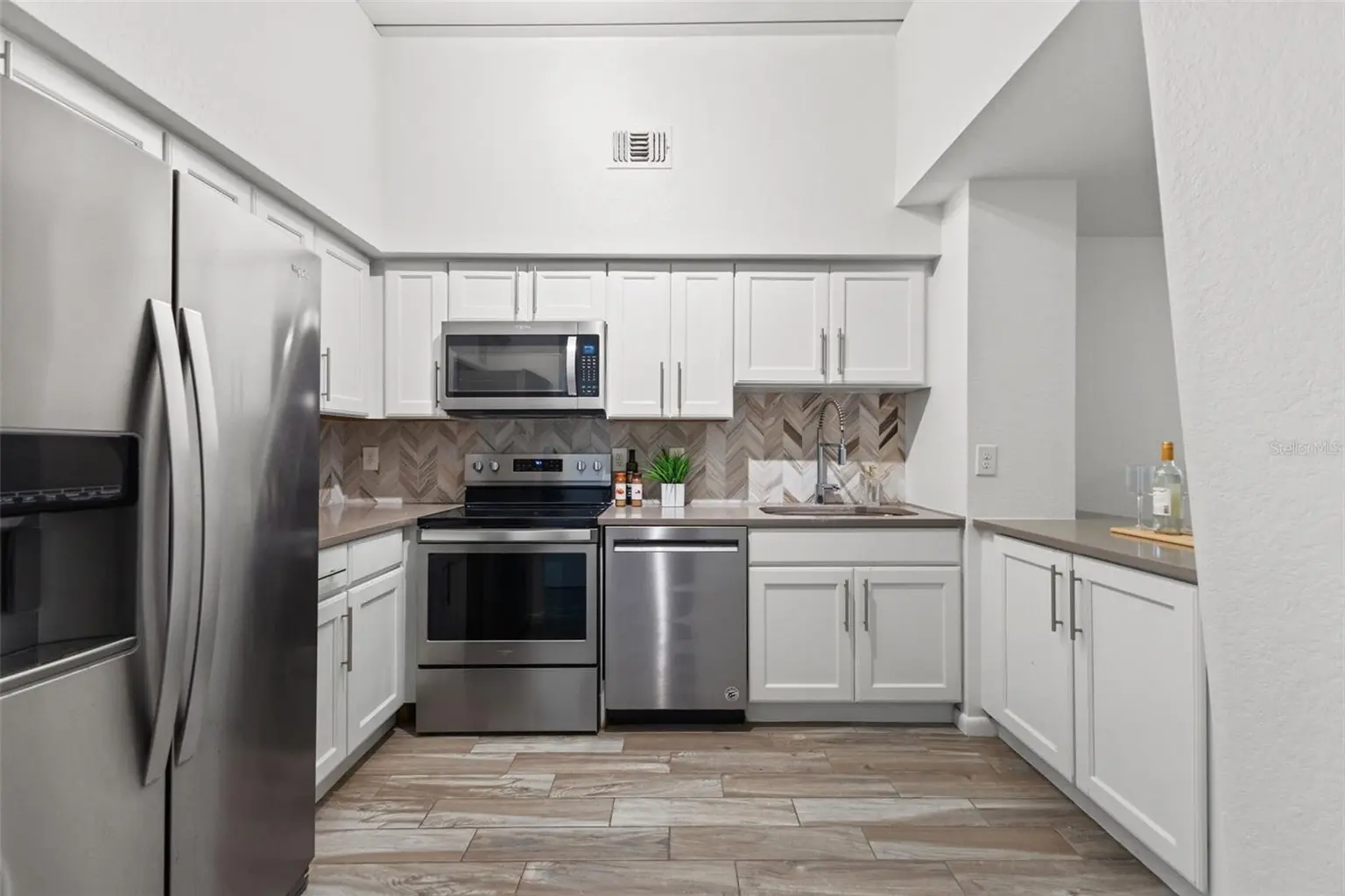 2411 W HORATIO STREET #519, TAMPA, FL, photo 14 of 35