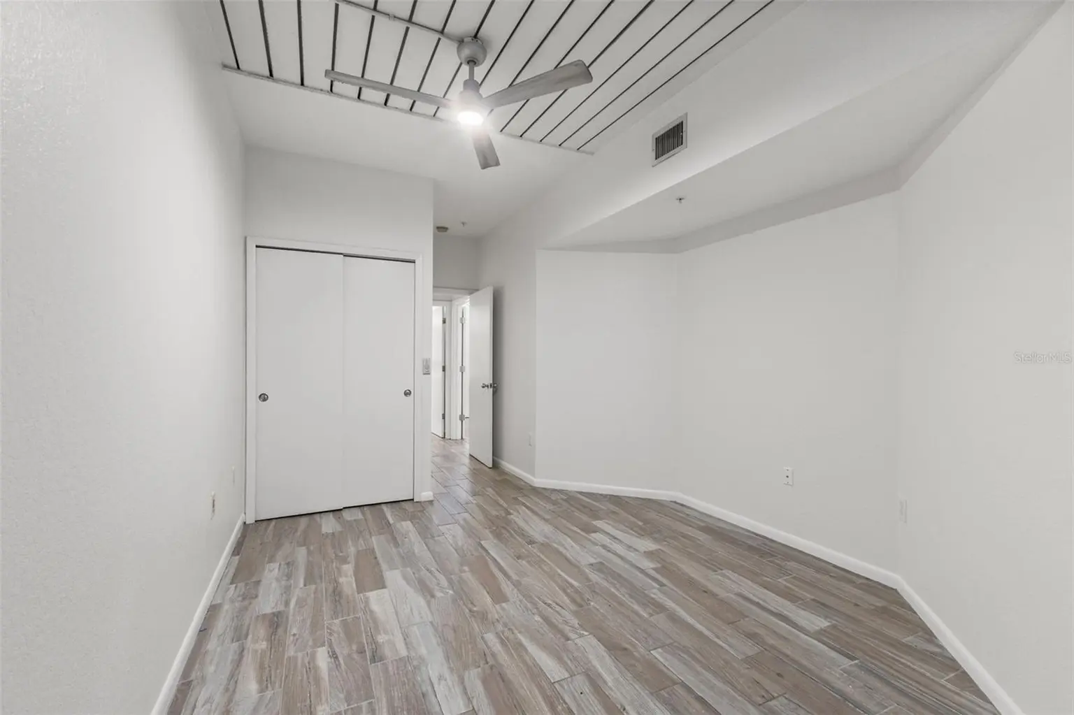 2411 W HORATIO STREET #519, TAMPA, FL, photo 17 of 35