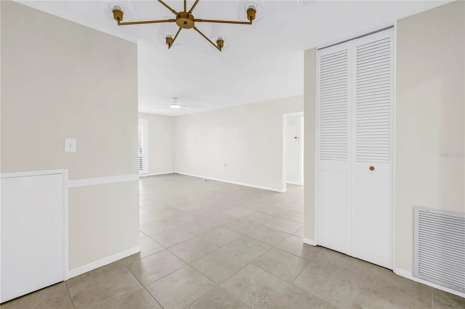 1338 SNELL ISLE BOULEVARD NE #1, ST PETERSBURG, FL, photo 12 of 50