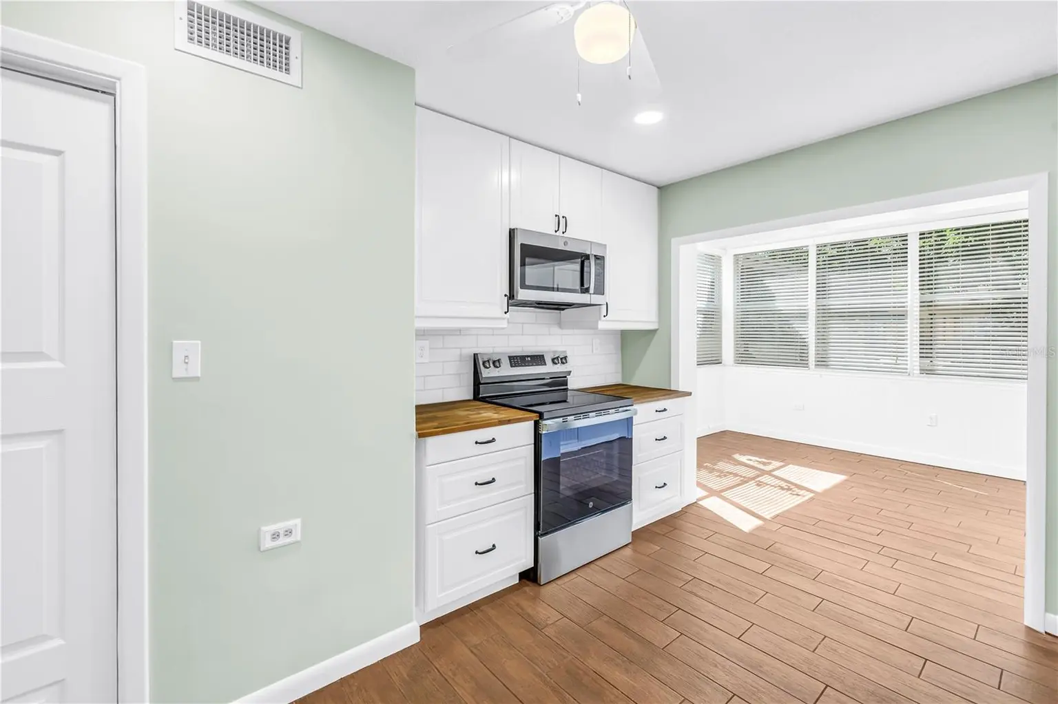 1338 SNELL ISLE BOULEVARD NE #1, ST PETERSBURG, FL, photo 15 of 50