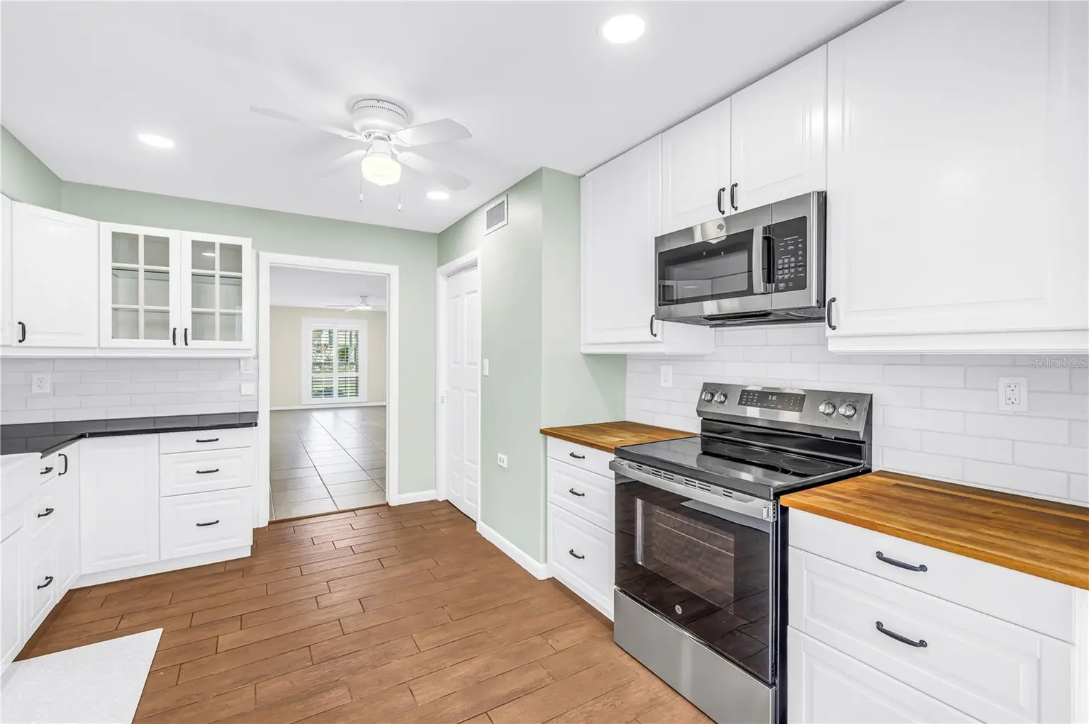 1338 SNELL ISLE BOULEVARD NE #1, ST PETERSBURG, FL, photo 16 of 50