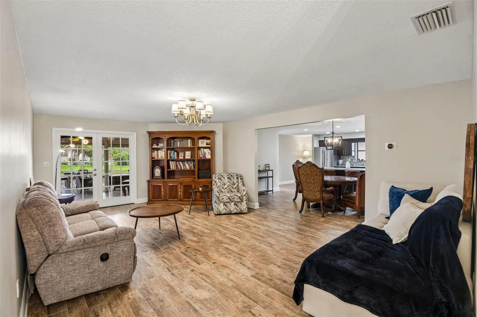 1175 SAN CARLOS AVENUE NE, ST PETERSBURG, FL, photo 3 of 38