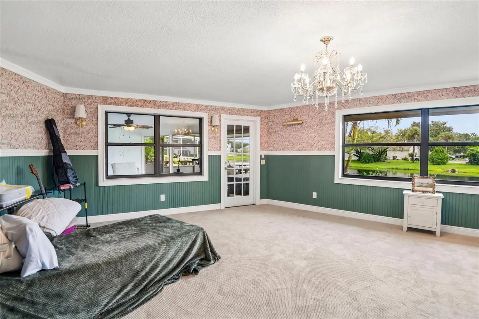 1175 SAN CARLOS AVENUE NE, ST PETERSBURG, FL, photo 15 of 38