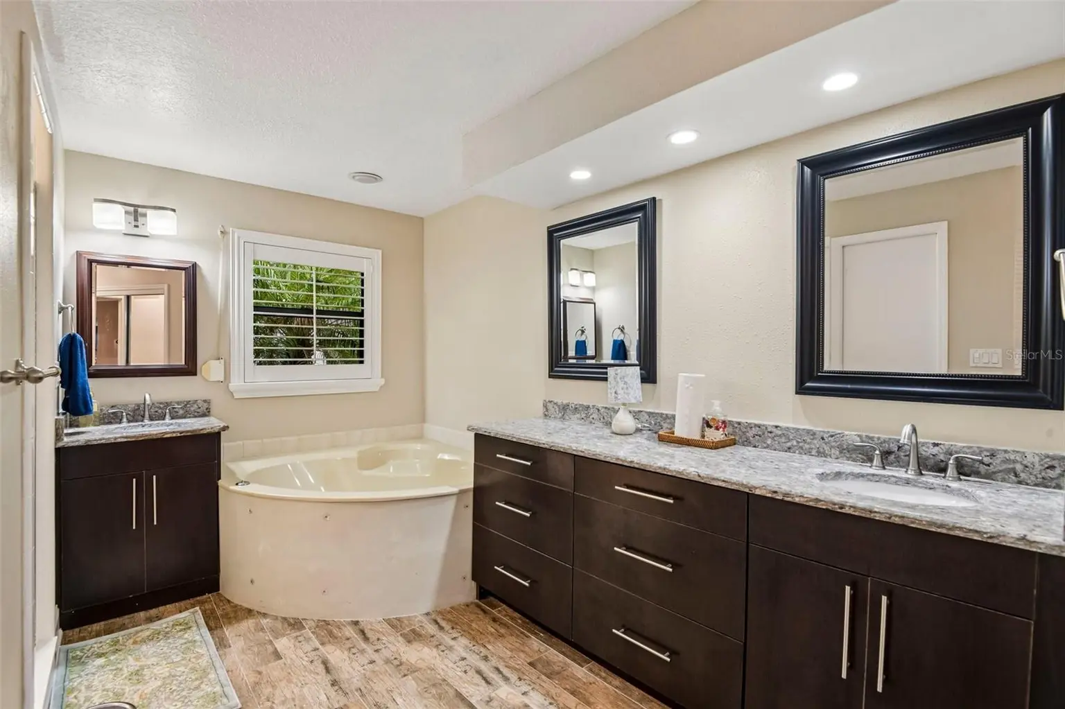 1175 SAN CARLOS AVENUE NE, ST PETERSBURG, FL, photo 19 of 38