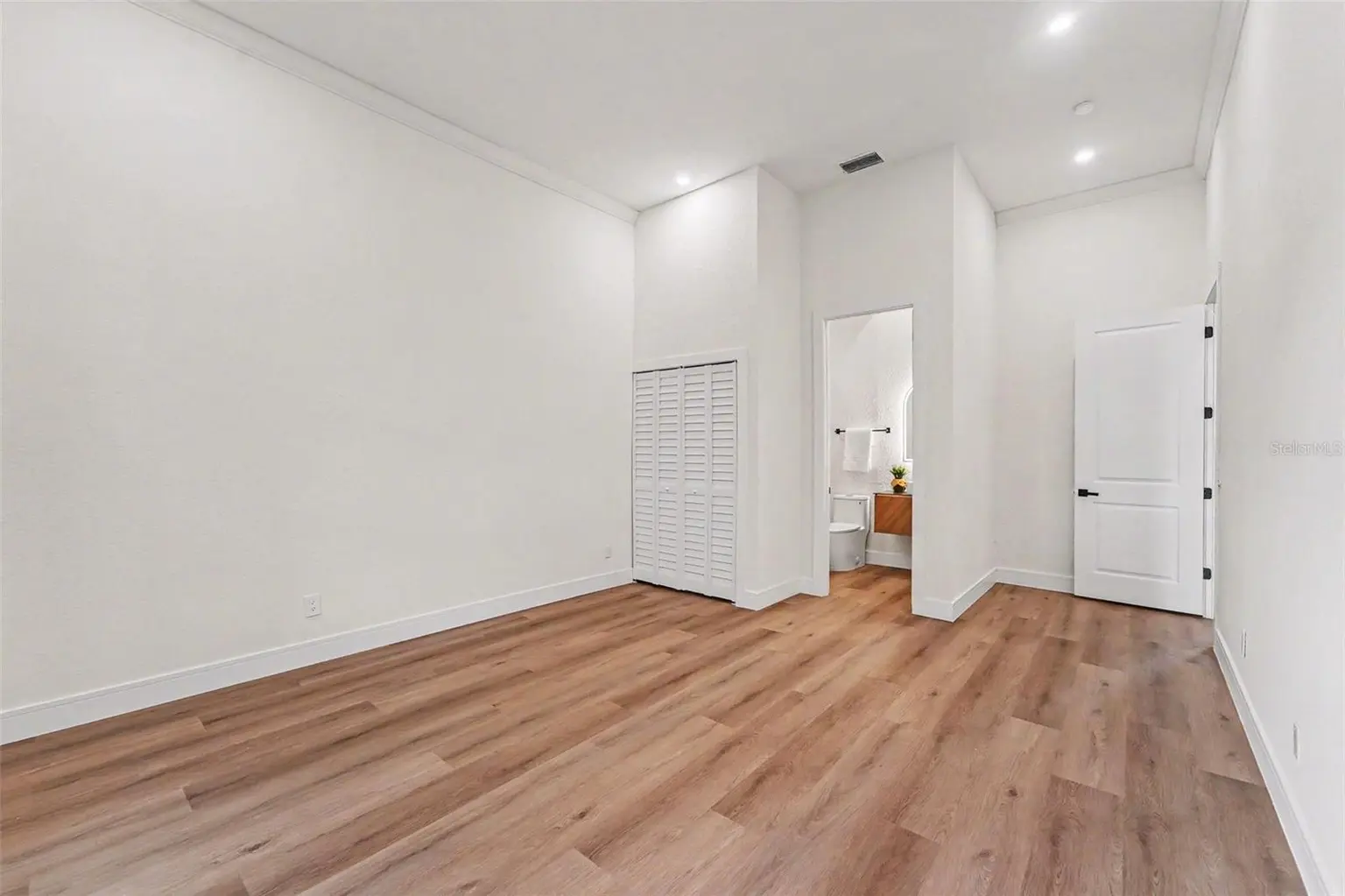 5021 WESLEY DRIVE, TAMPA, FL, photo 24 of 48