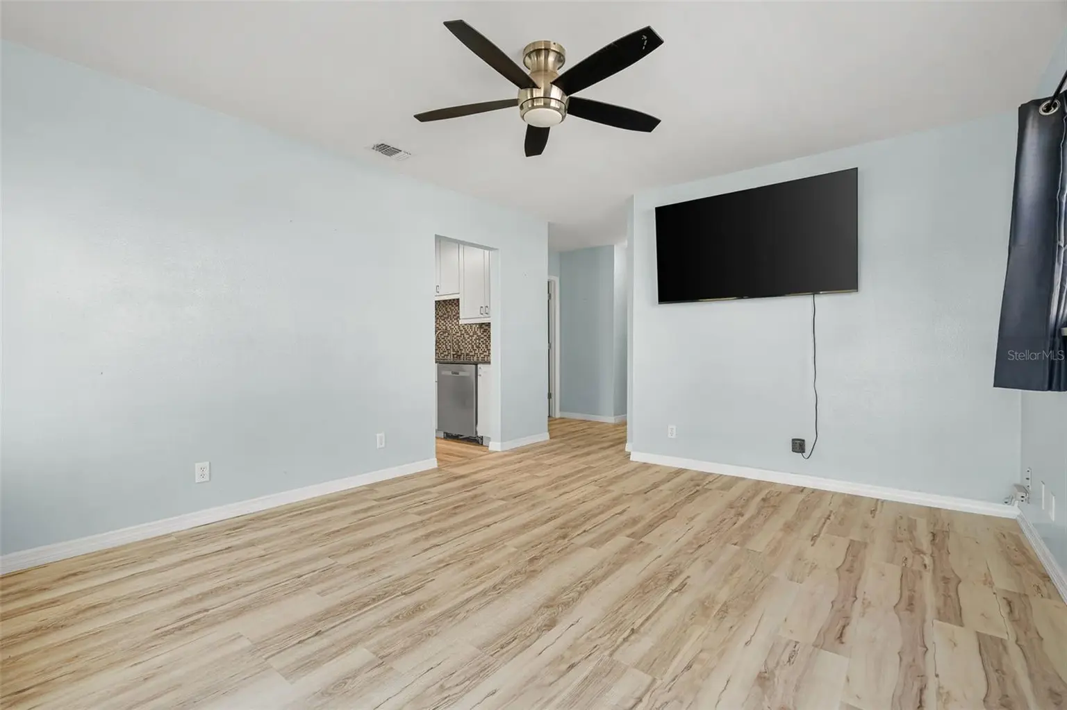 4424 W IOWA AVENUE, TAMPA, FL, photo 8 of 45