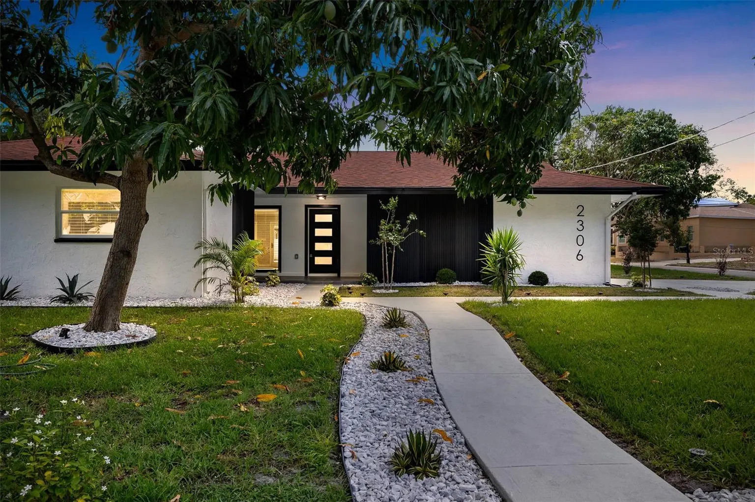 2306 S SAN JOSE CIRCLE, TAMPA, FL, photo 2 of 51