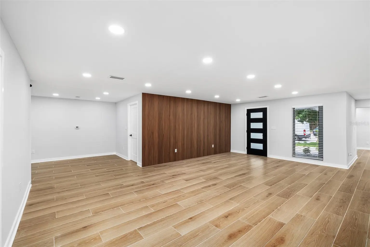 2306 S SAN JOSE CIRCLE, TAMPA, FL, photo 11 of 51
