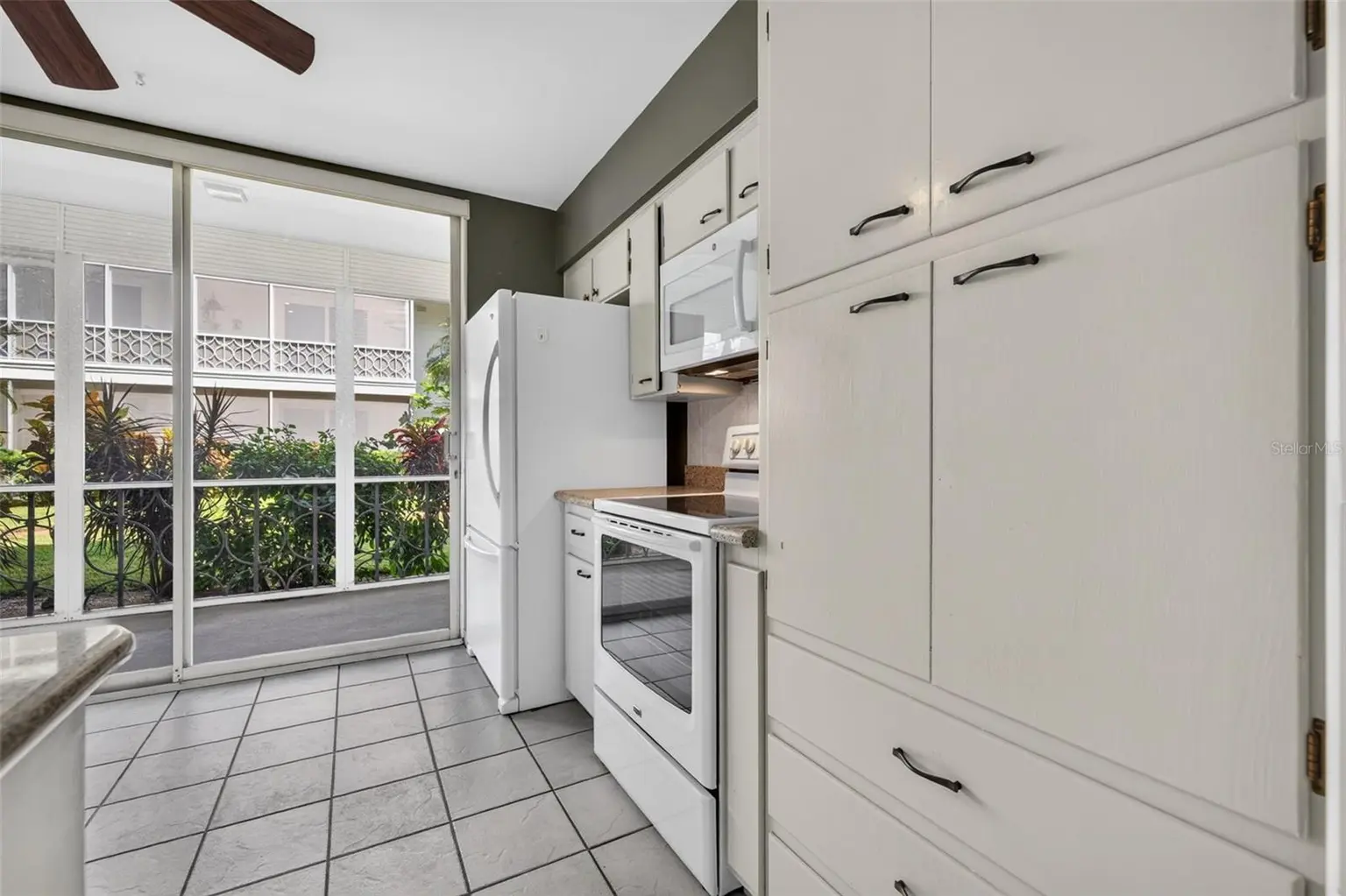 1000 N SHORE DRIVE NE #2, ST PETERSBURG, FL, photo 20 of 34