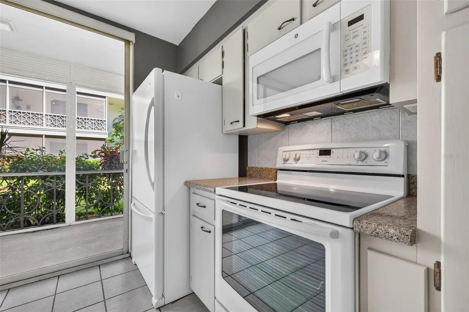 1000 N SHORE DRIVE NE #2, ST PETERSBURG, FL, photo 21 of 34