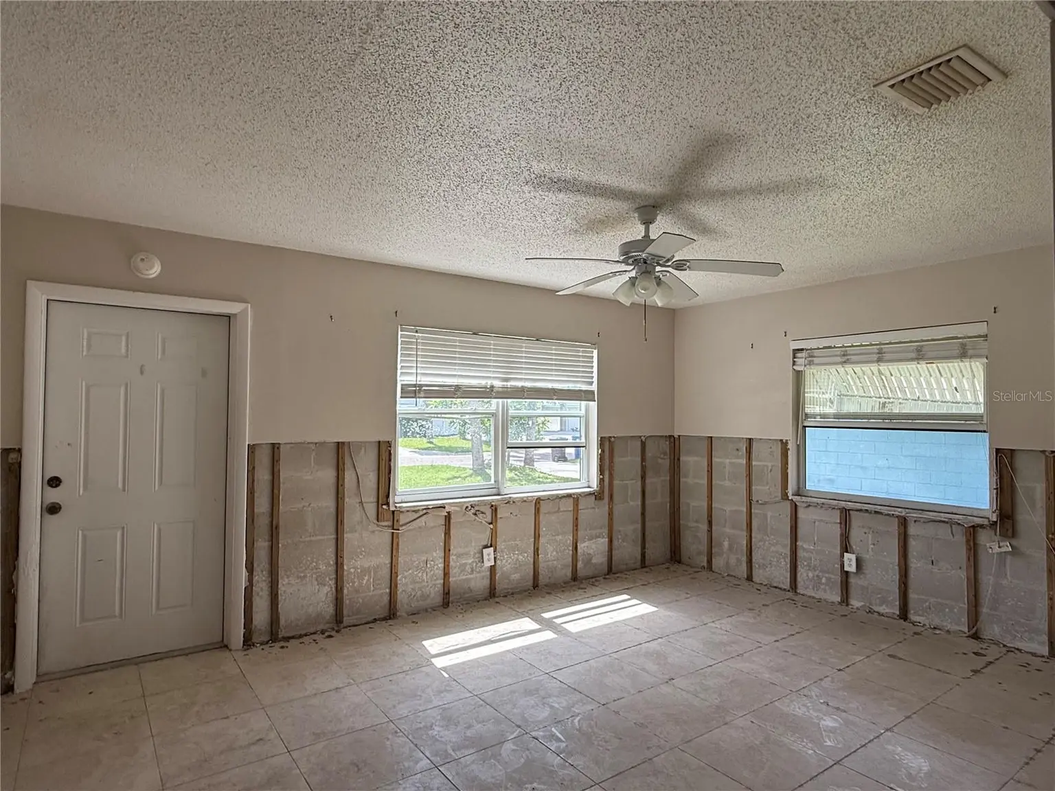 1841 SHORE ACRES BOULEVARD NE, ST PETERSBURG, FL, photo 9 of 11