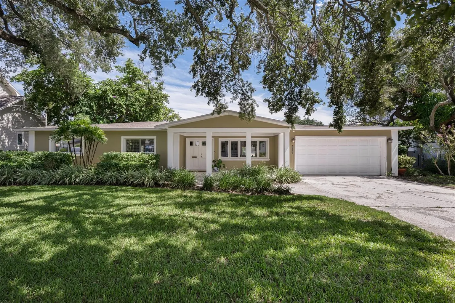 628 RIVIERA DRIVE, TAMPA, FL, photo 1 of 64