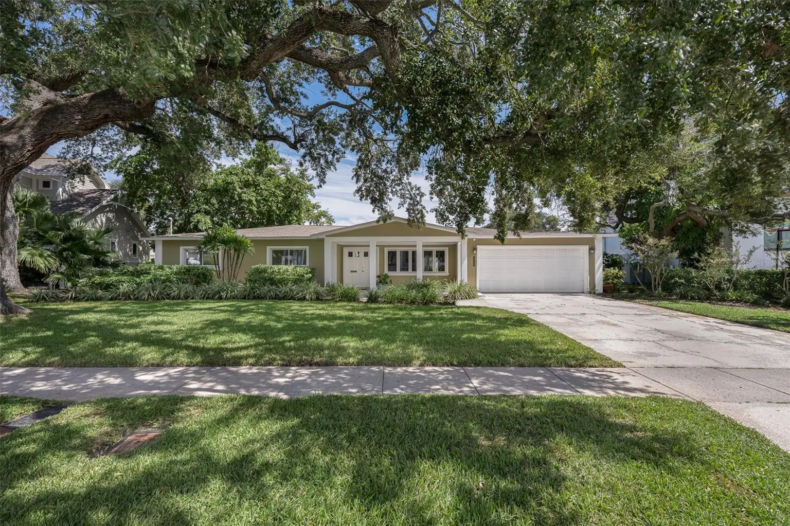 628 RIVIERA DRIVE, TAMPA, FL, photo 2 of 64