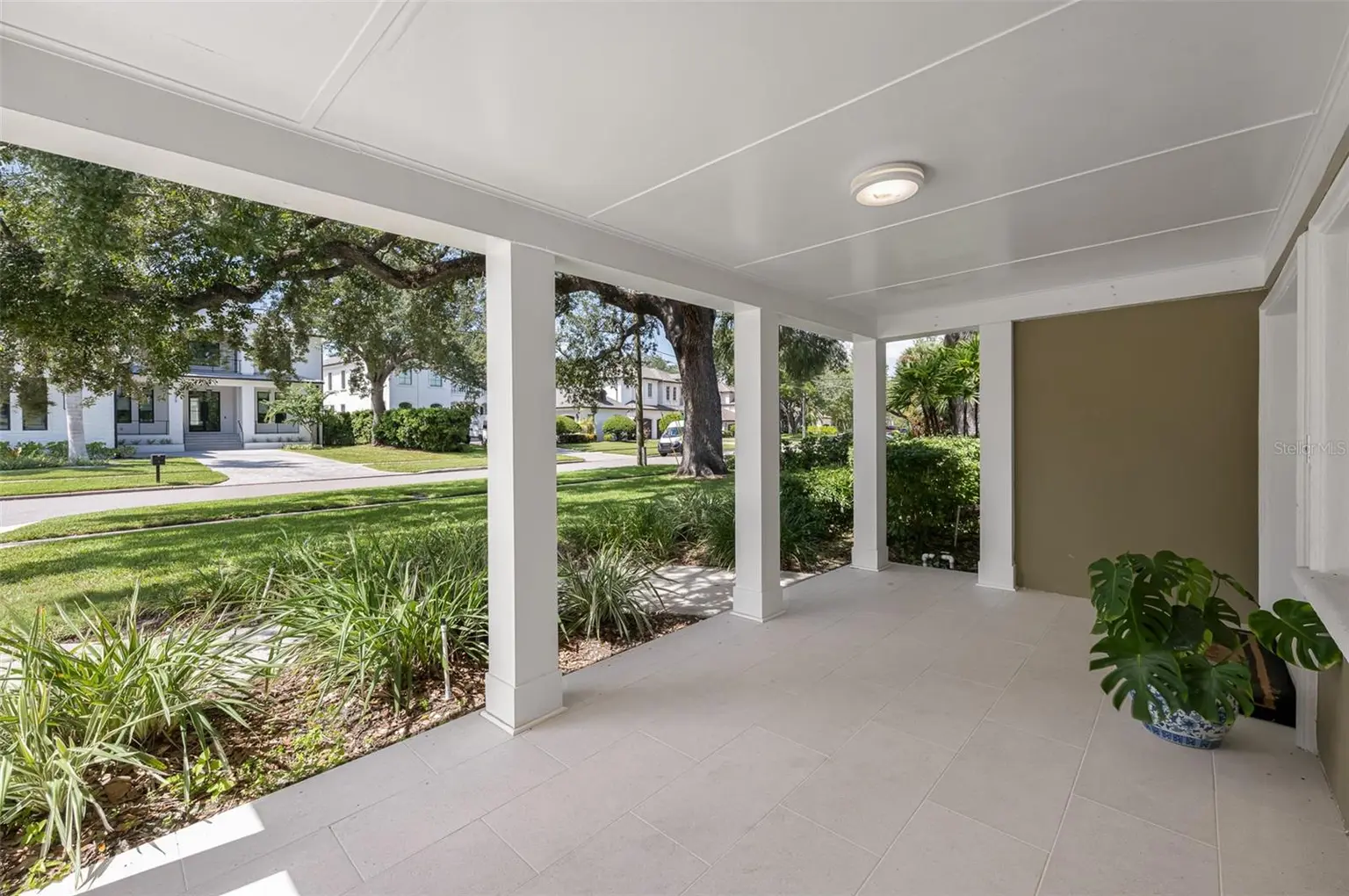 628 RIVIERA DRIVE, TAMPA, FL, photo 3 of 64