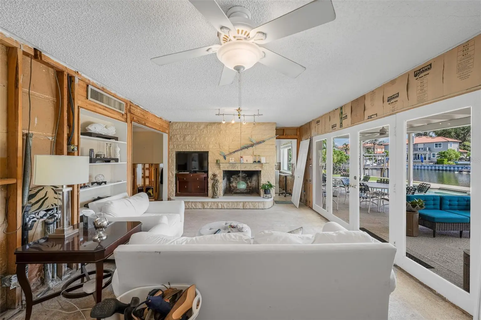 628 RIVIERA DRIVE, TAMPA, FL, photo 12 of 64