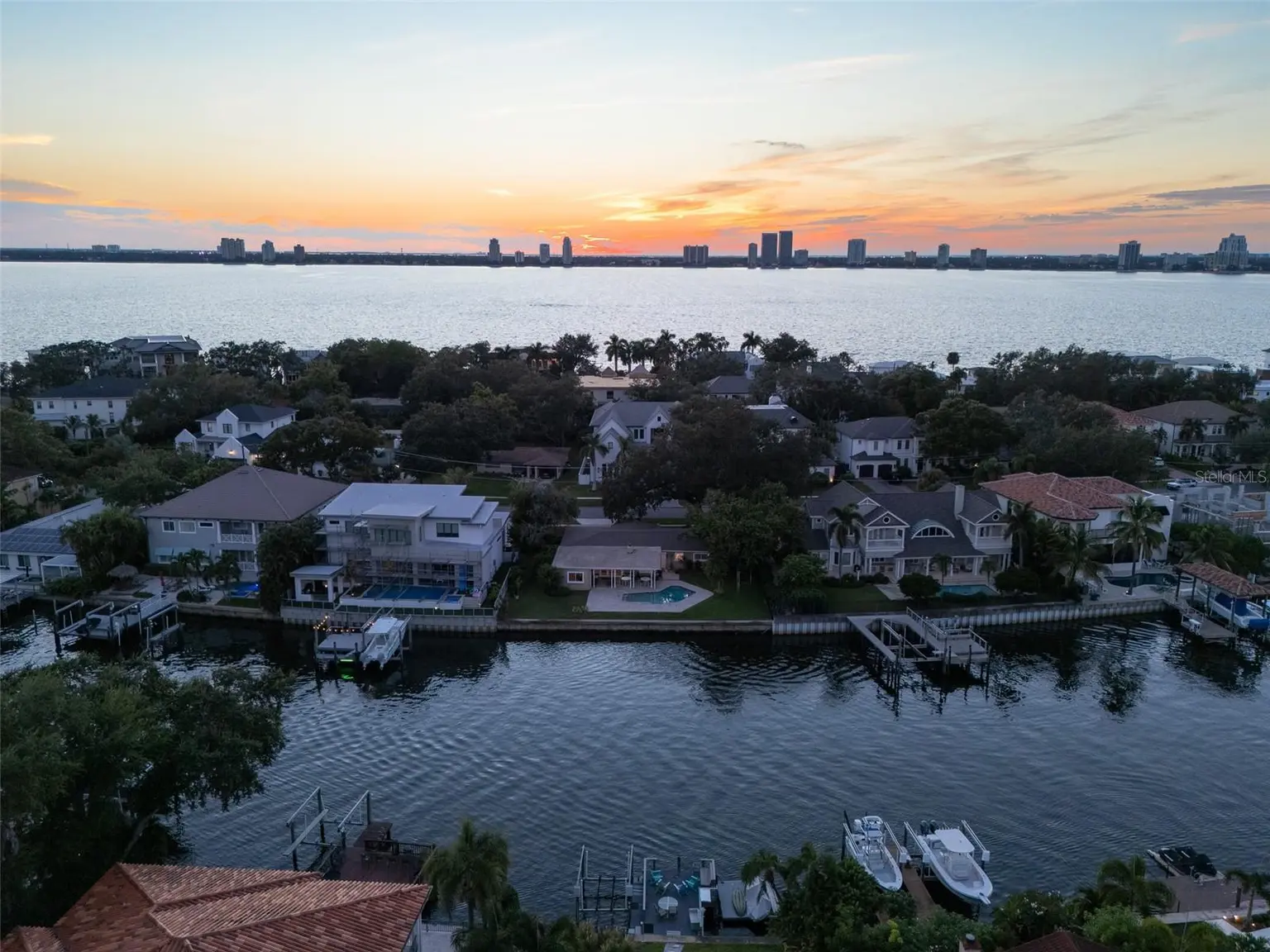 628 RIVIERA DRIVE, TAMPA, FL, photo 58 of 64