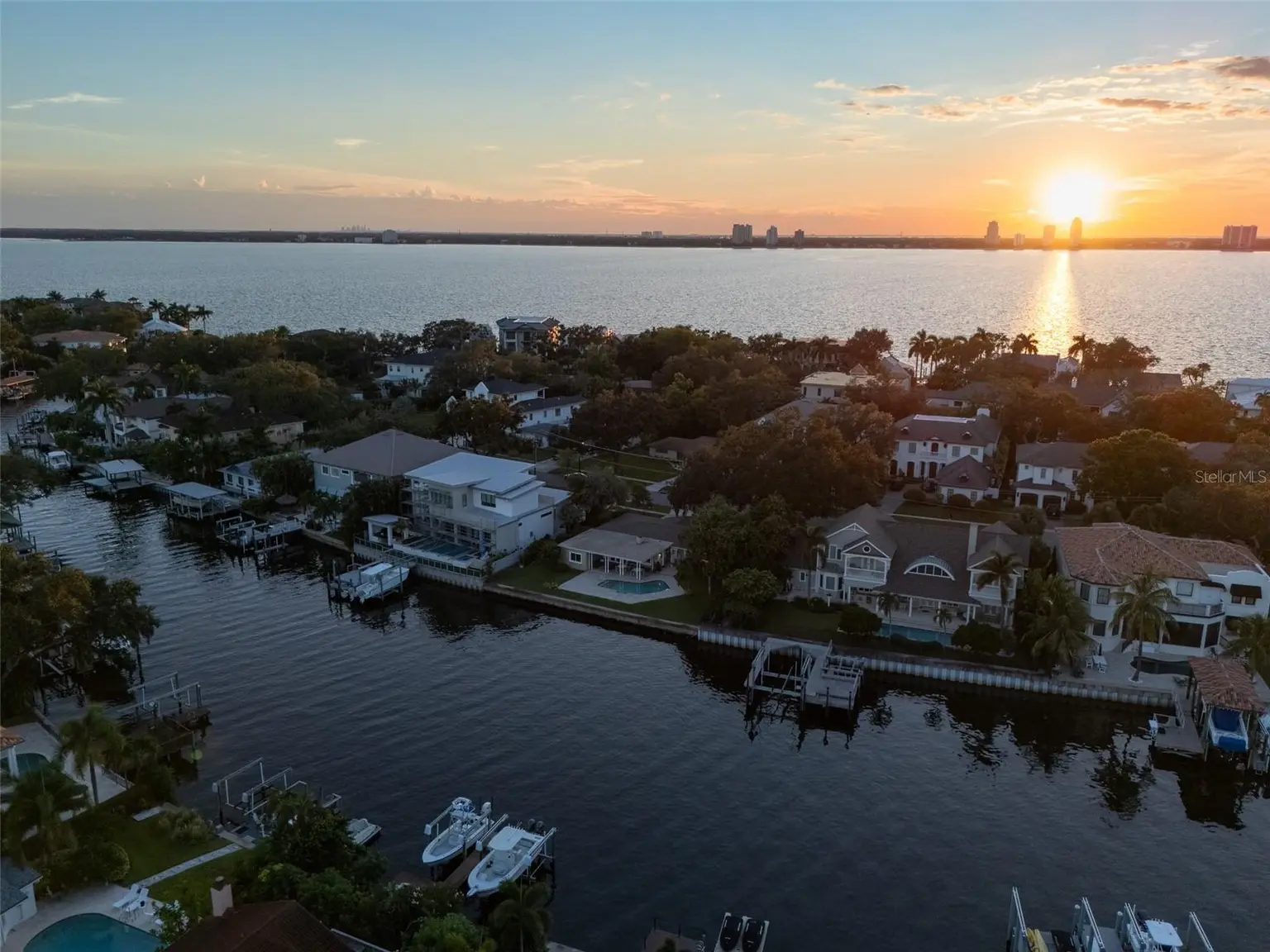 628 RIVIERA DRIVE, TAMPA, FL, photo 60 of 64
