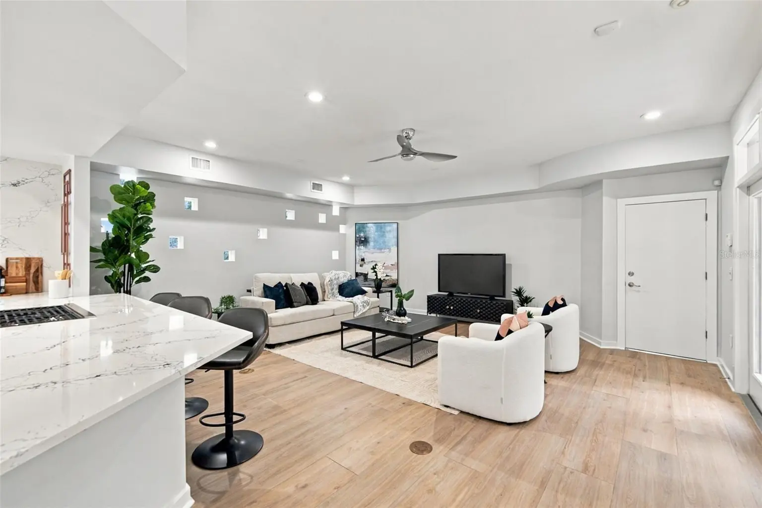 2703 W PRICE AVENUE, TAMPA, FL, photo 6 of 75
