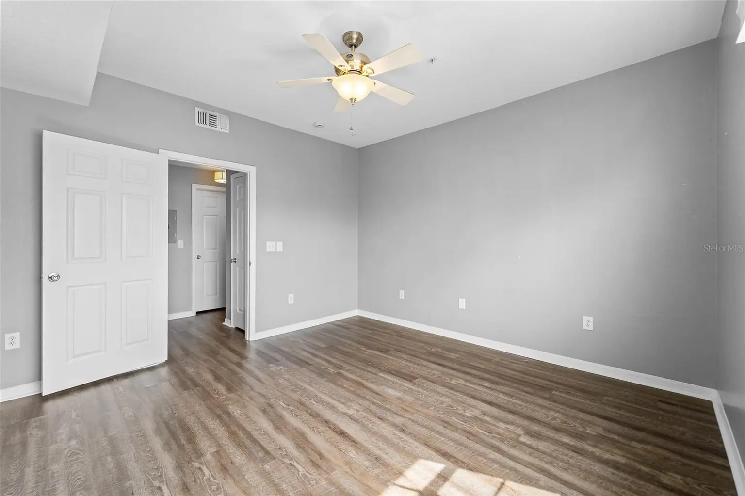 501 KNIGHTS RUN AVENUE #2324, TAMPA, FL, photo 18 of 32