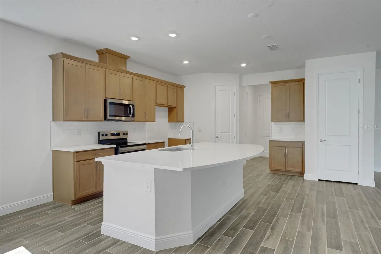 17546 VALLEYWOOD PARKWAY, LAND O LAKES, FL, photo 19 of 35