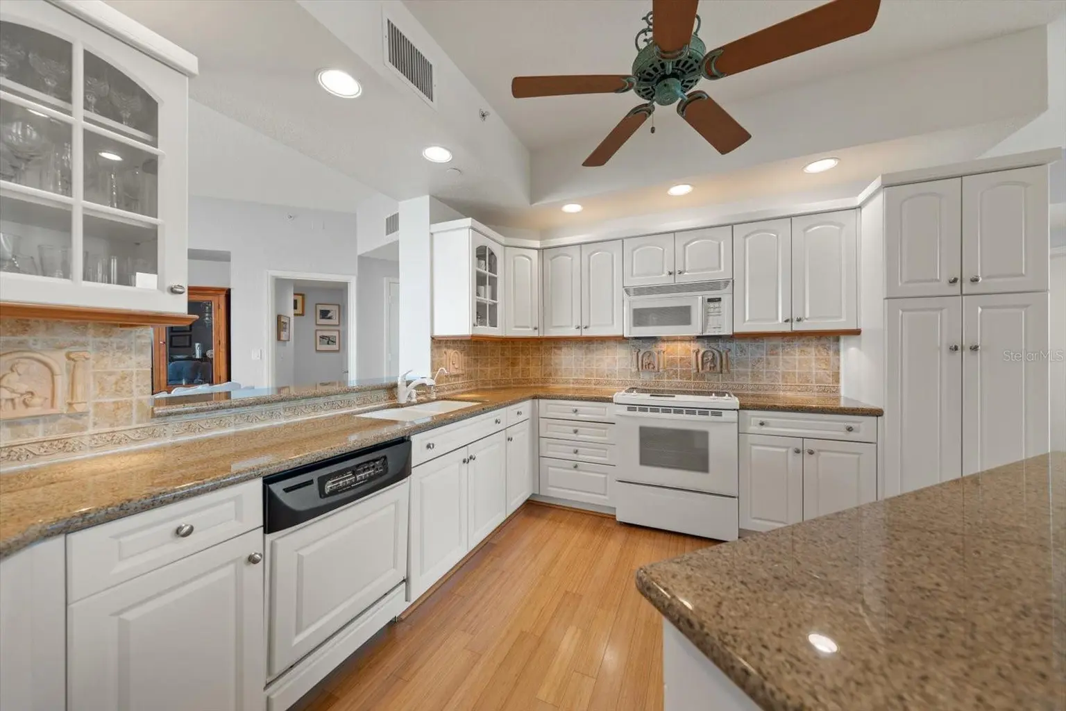 1200 GULF BOULEVARD #1704, CLEARWATER, FL, photo 28 of 68