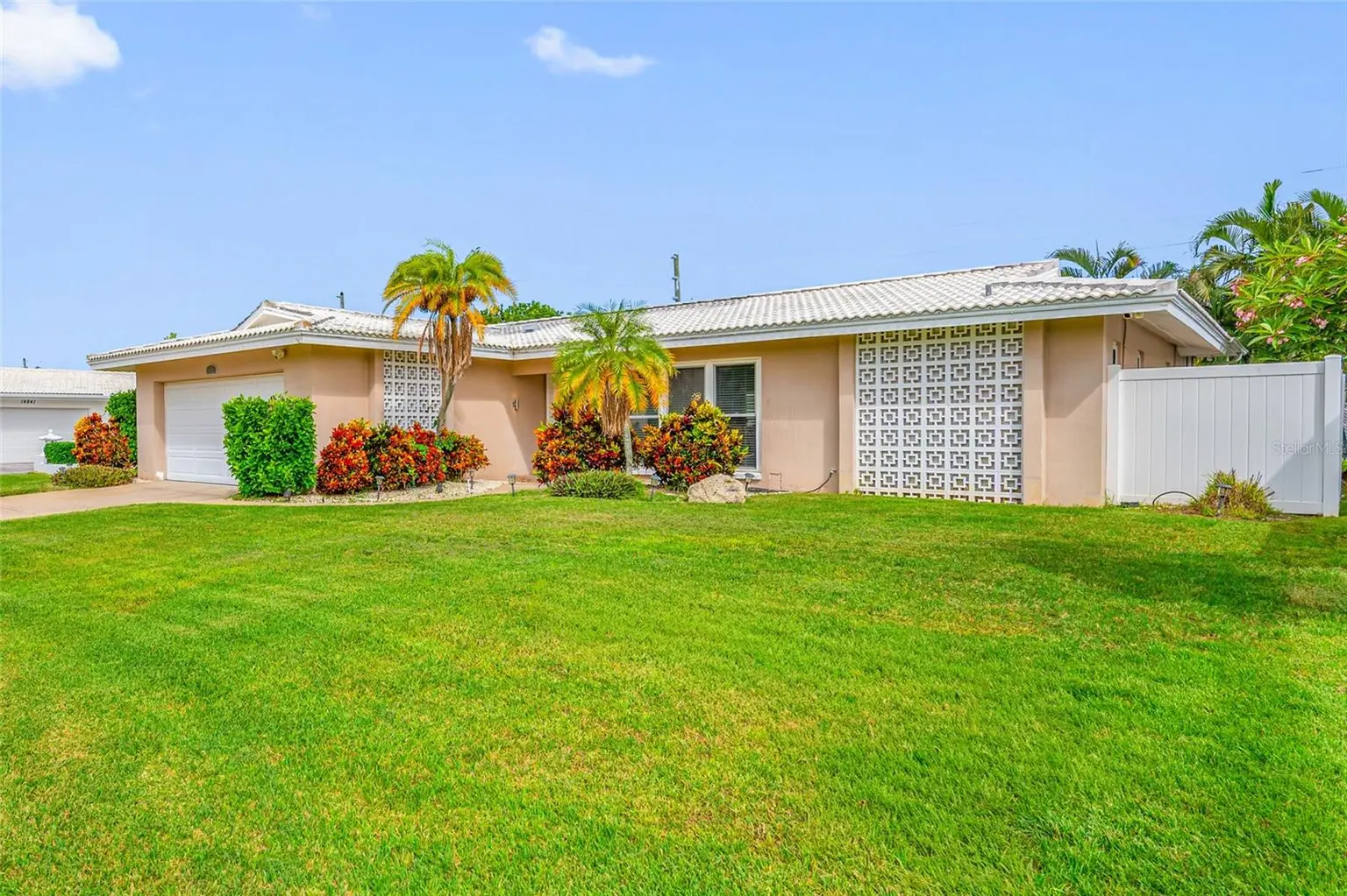14921 SOVEREIGN DRIVE, LARGO, FL, photo 6 of 49