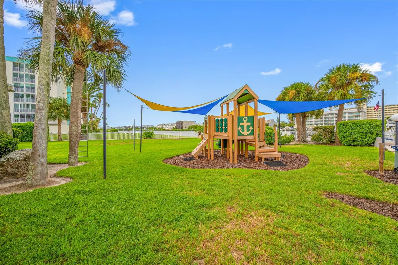 14921 SOVEREIGN DRIVE, LARGO, FL, photo 31 of 49